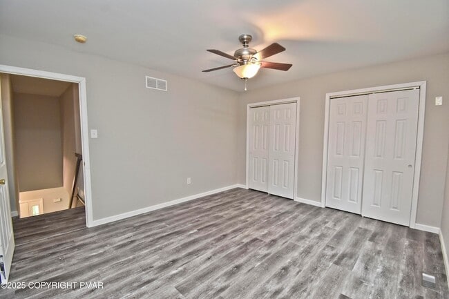 Building Photo - 557 Marco Way