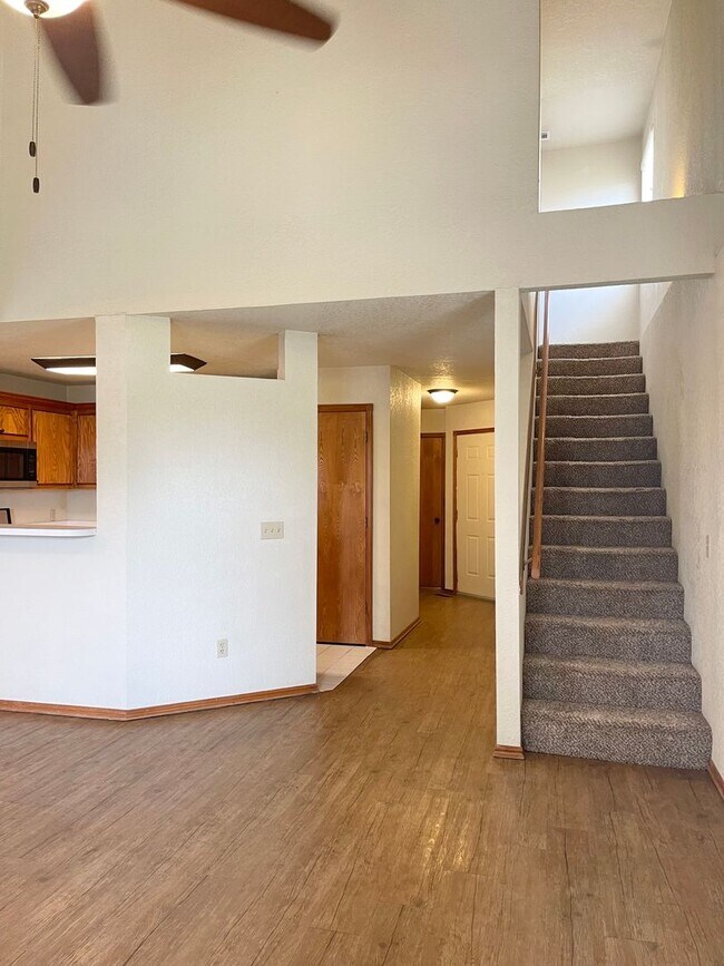 Building Photo - 3320-3322 Ridgecrest Cir