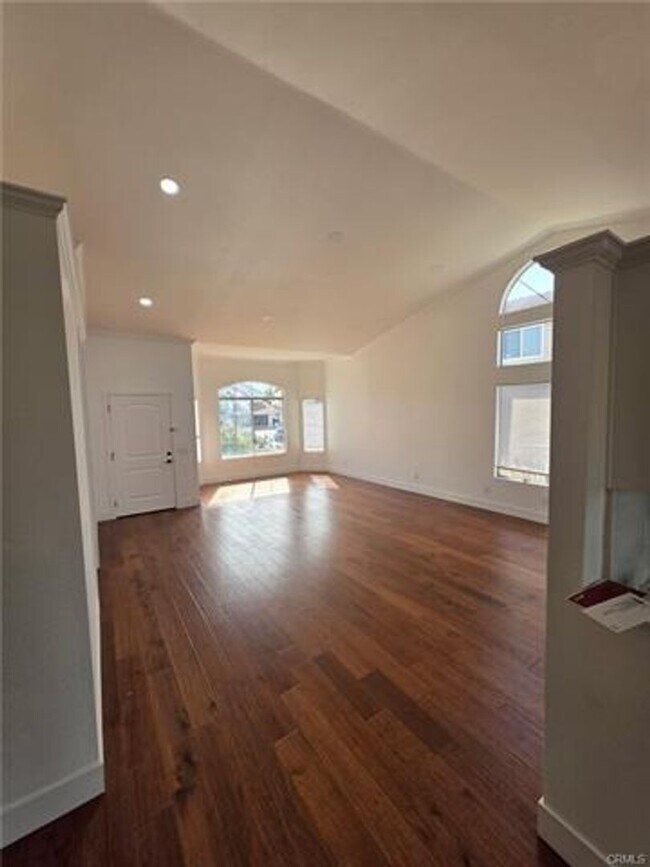 Building Photo - Welcome to this beautifully remodeled single-story home