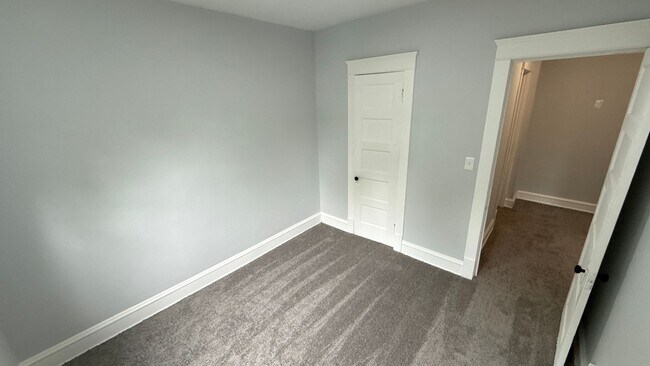 Building Photo - 386 East 152