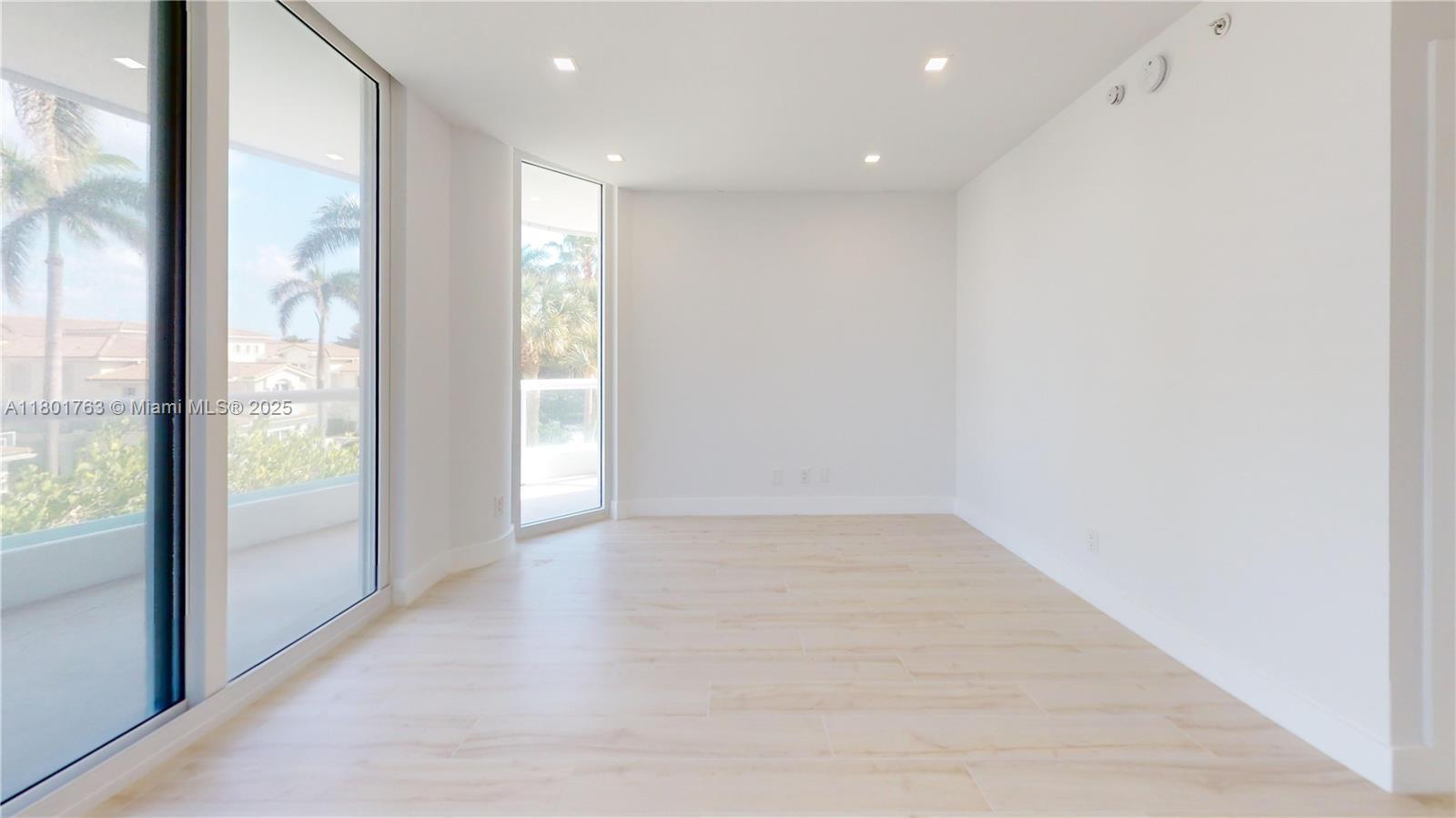 Building Photo - 21050 NE 38th Ave