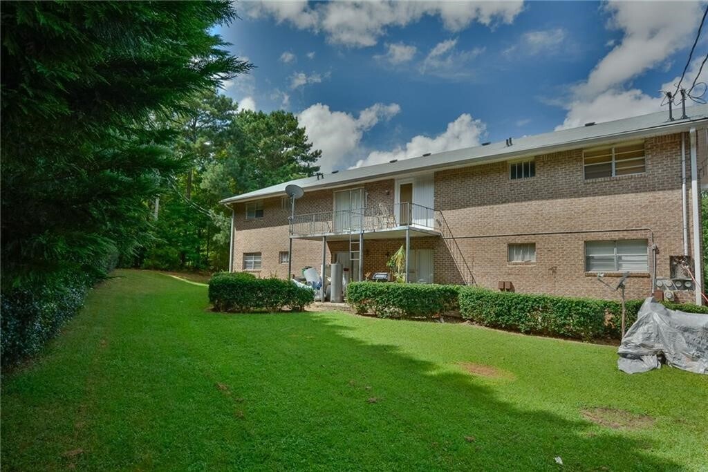 Building Photo - 393 Stone Mountain St