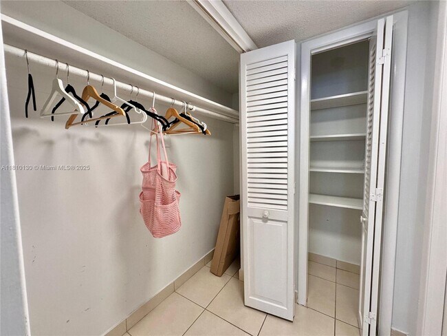 Building Photo - 6039 Collins Ave