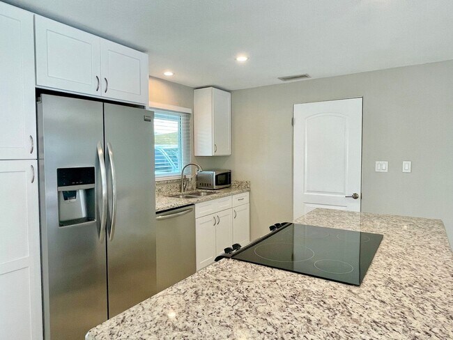 Building Photo - Newly Remodeled 3 Bedroom 2 Bathroom House...