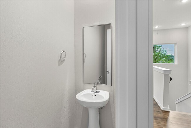 Building Photo - 602 Thornton Oaks Ln