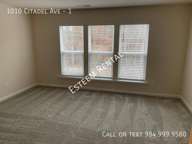 Building Photo - 1010 Citadel Ave