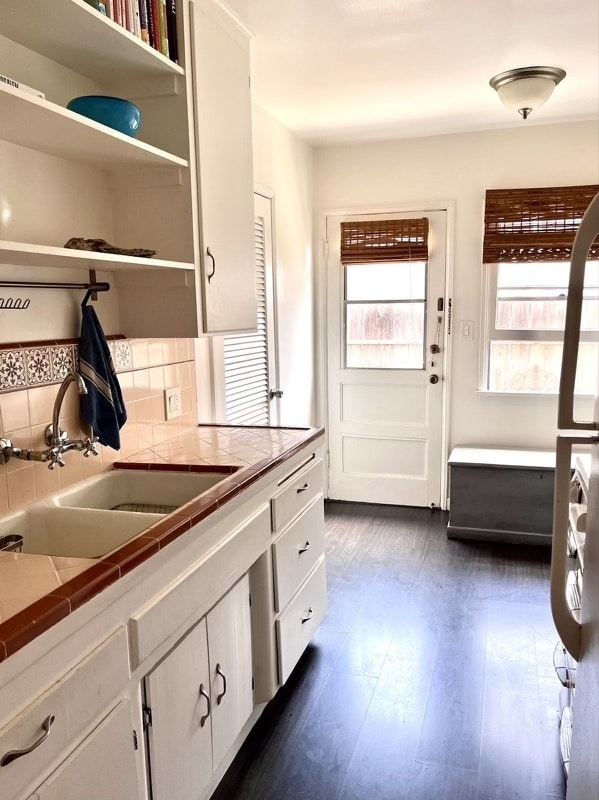 Building Photo - 1147 Van Buren Ave