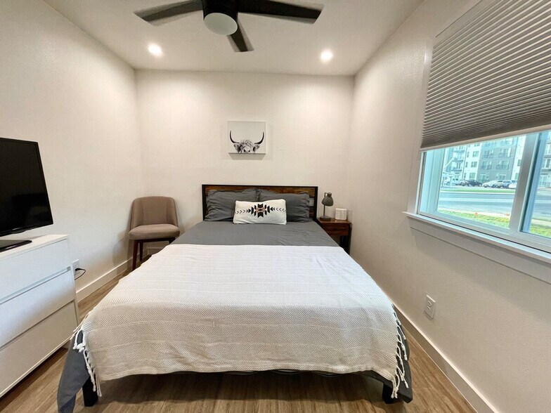 Building Photo - 607 Blueberry Hill