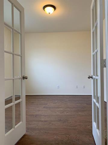 Building Photo - 1010 Utopia Ln