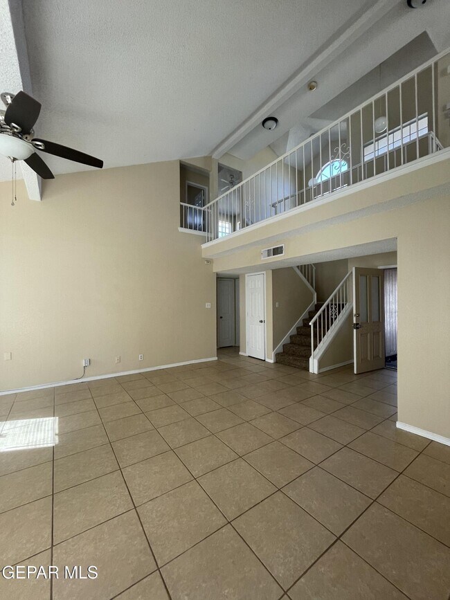 Building Photo - 13928 Pete La Rue Cir