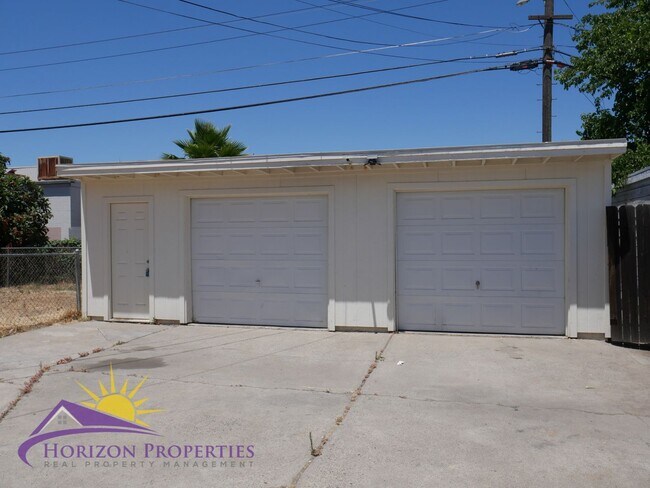 Building Photo - 381/385 Las Palmas Ave