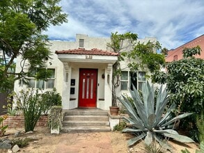 Building Photo - Beautiful 2 bed 1 bath home in University Heights