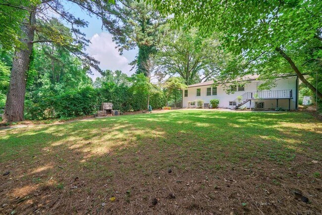 Building Photo - 254 Richardson Rd NW