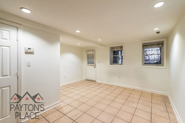 Building Photo - Renovated English Basement in U St area