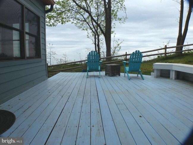 Building Photo - 3550 Bay View Dr