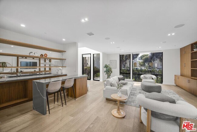 Building Photo - 141 Hollister Ave