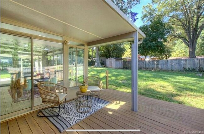 Building Photo - 1322 Tarrington Ave