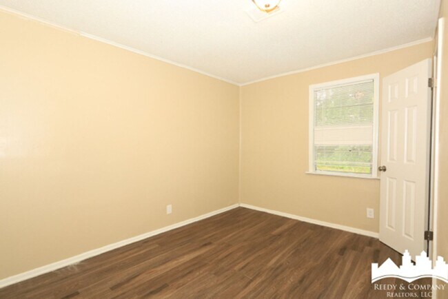 Building Photo - 158 Pickett Rd