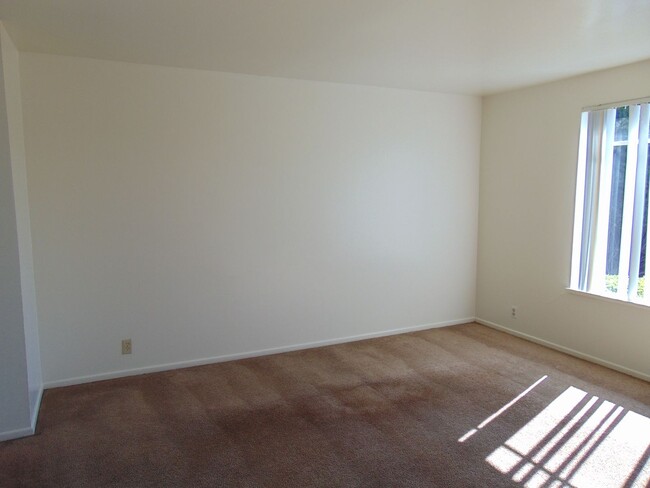 Building Photo - 281 Donna Way