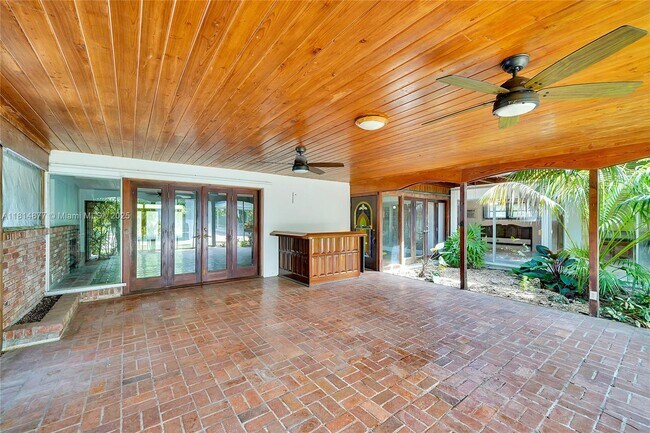 Building Photo - 12101 SW 68th Ct