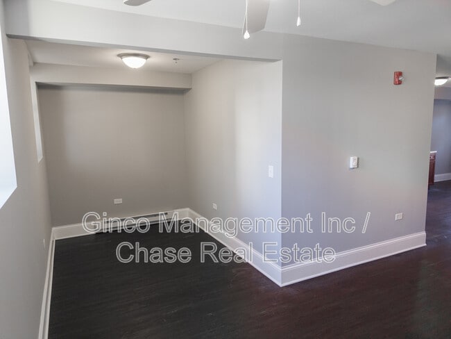 Building Photo - 123 N Hickory St