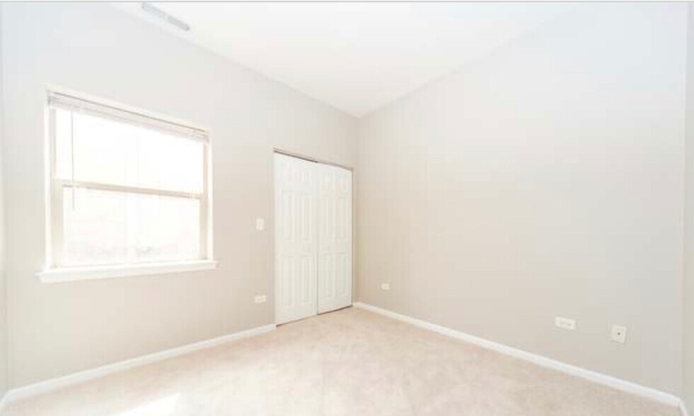 Building Photo - 2524 W Flournoy St