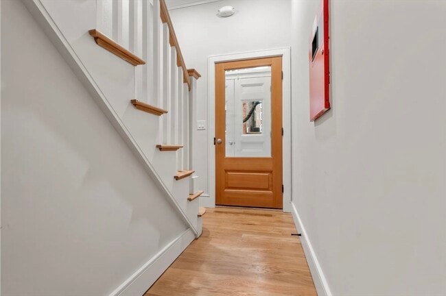 Building Photo - 18 Grove St