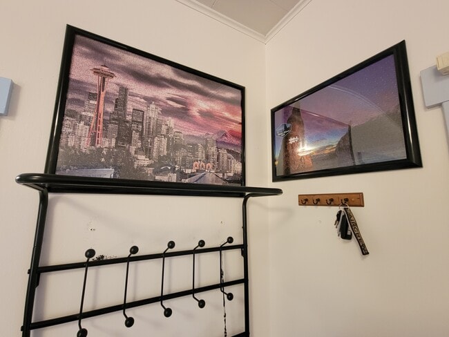 Building Photo - 211-212 W 13th St