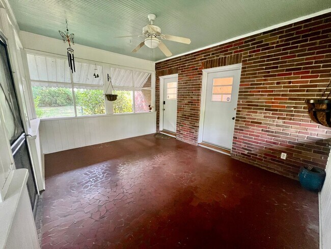 Building Photo - 719 Baldwin Dr