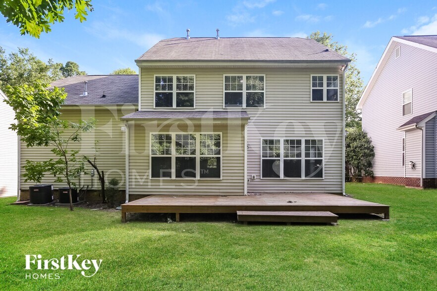 Building Photo - 12300 Backwater Dr