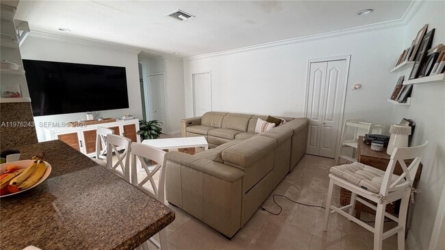 Building Photo - 5920 Maynada St