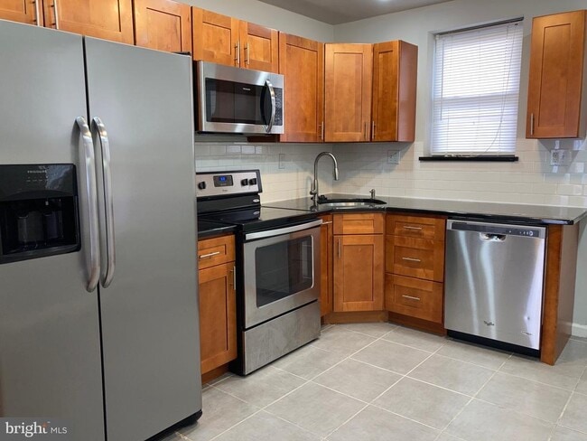 Building Photo - 5207 Hazel Ave