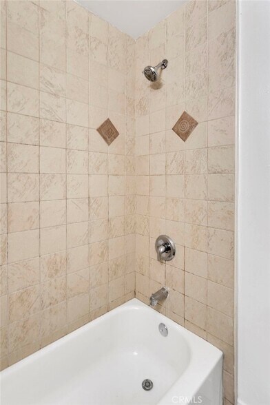Building Photo - 348 W 83rd St
