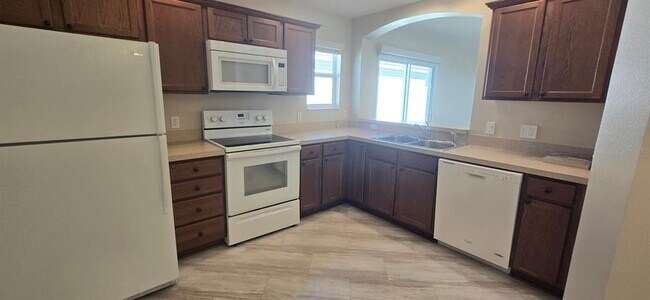 Building Photo - 2577 Lindewood St