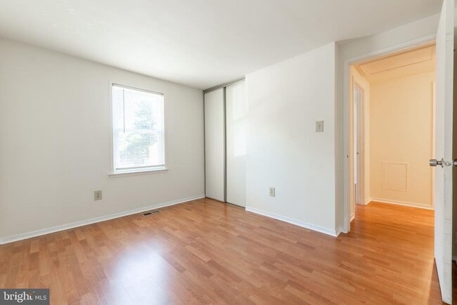 Building Photo - 12136 Bentridge Pl