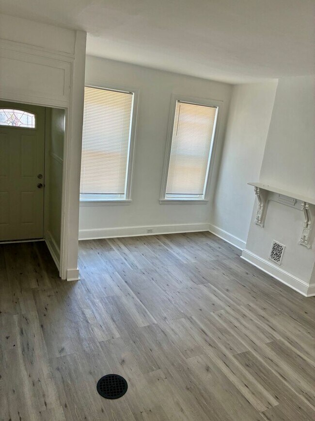 Building Photo - Spacious 3-Bedroom Home in North Philadelphia
