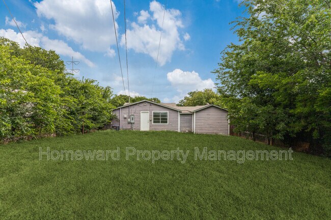 Building Photo - 5529 Diaz Ave
