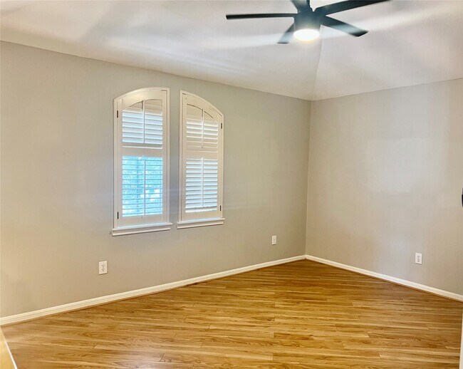 Building Photo - 218 Birch Hill Dr