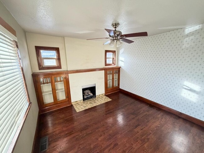 Building Photo - 565 Hollywood Ave