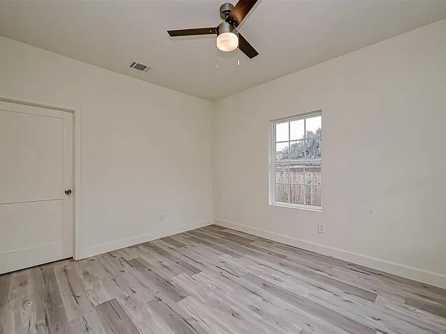 Building Photo - 3820 Tuam St