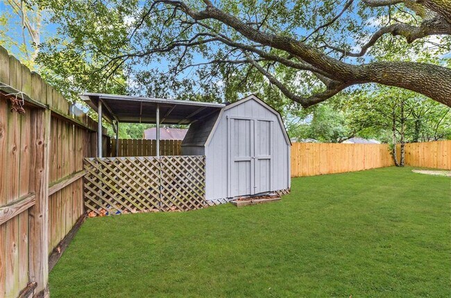Building Photo - 5701 Village Arbour Dr
