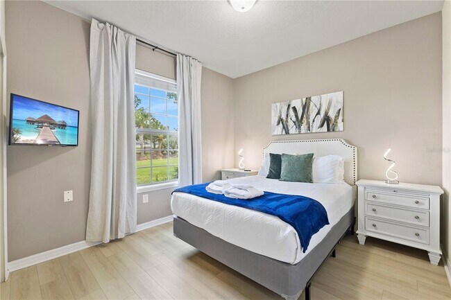 Building Photo - 1905 Majorca Dr