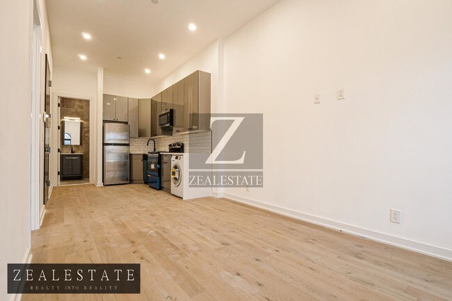 Building Photo - 4922 5th Avenue