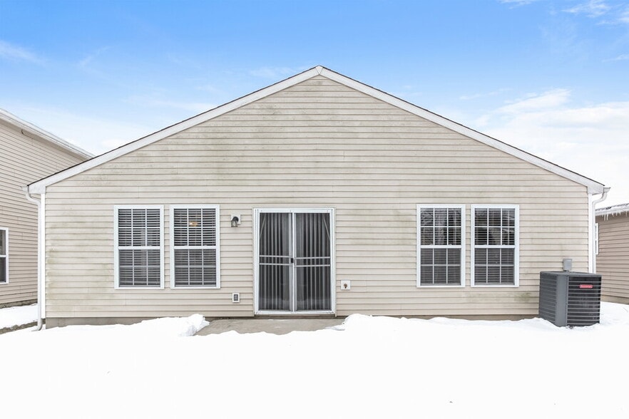 Building Photo - 728 Adagio Dr