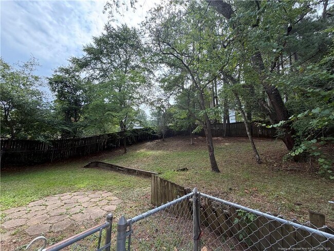 Building Photo - 872 Hilton Dr