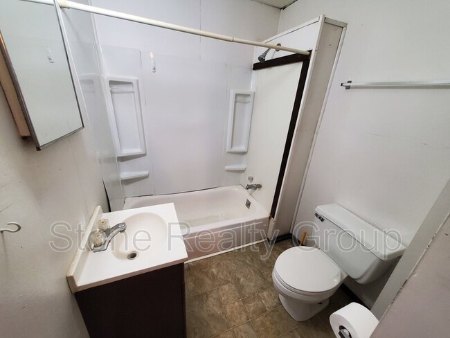 Building Photo - 2044 N 11th St