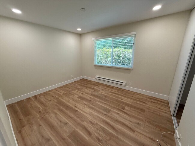 Building Photo - 5851 El Zuparko Dr