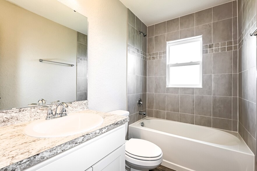 Building Photo - 1221 Third Ct, Eagle Lake, FL