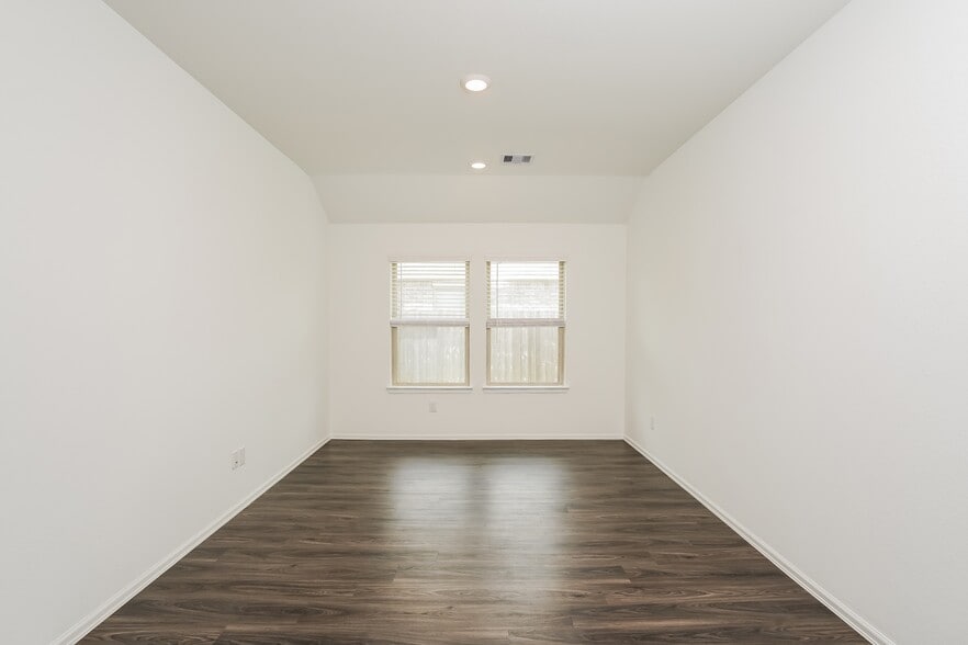 Building Photo - 310 Pickwick Gdns Ln