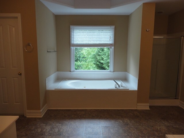 Building Photo - 623 Chesterfield Dr